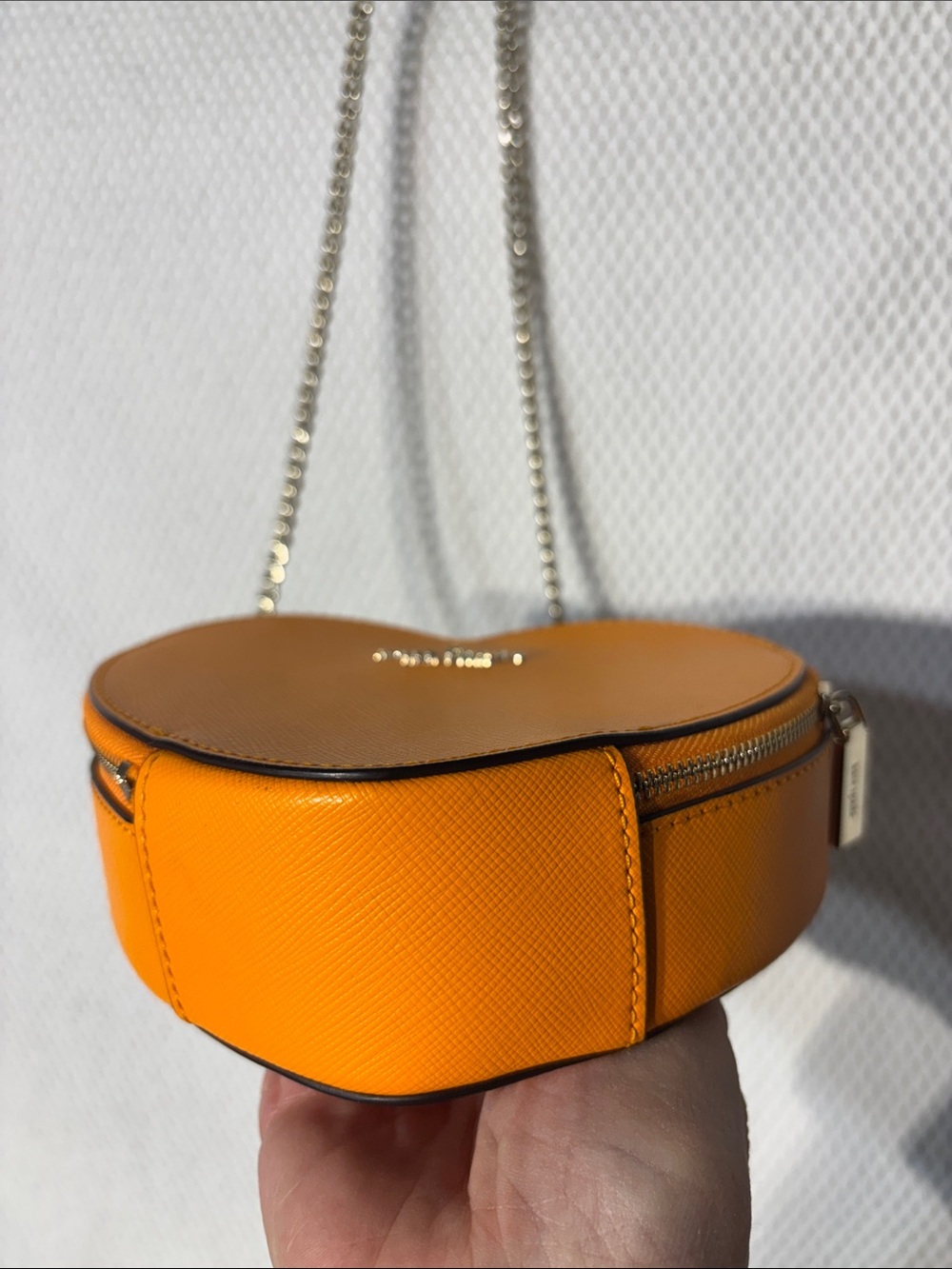KATE SPADE Orange Heart Shaped Crossbody with Gold Chain Zipper Closure - Picture 7 of 11